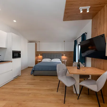 Apartmán 1 *