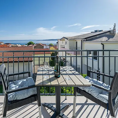 Apartmán 1 *