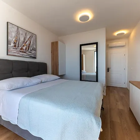 Apartmán 1 *