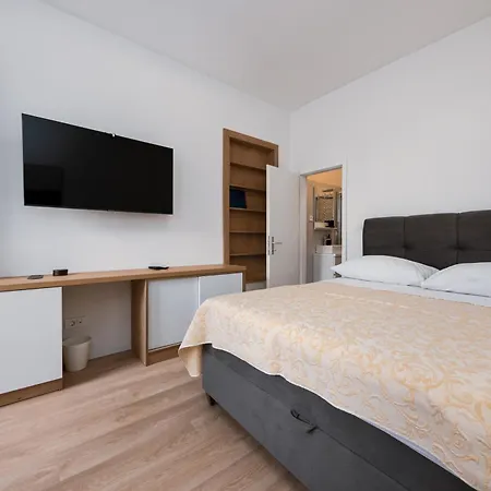 Apartmán 1 *
