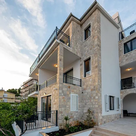 Apartment 1 *